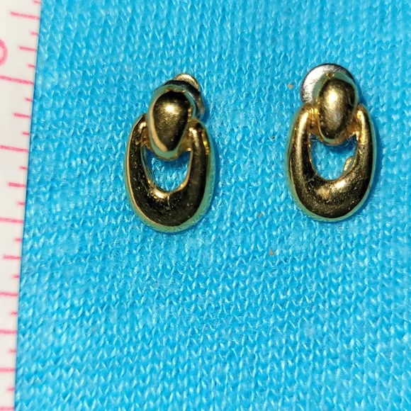 Set of 3 goldtone vintage earrings - Picture 4 of 5
